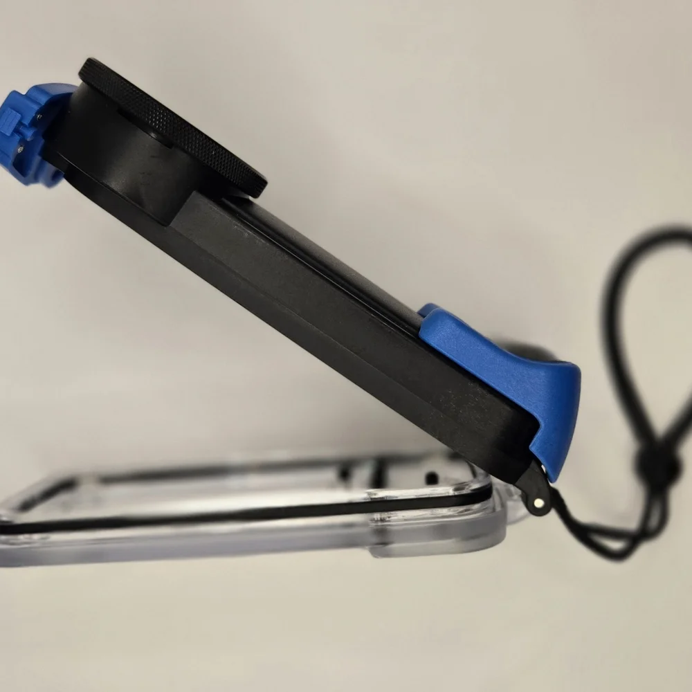 Blue and Black Underwater Wide Conversion LensWatershot Pro Case For IPhone 6/6s